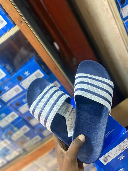 Sandales de plage bleues