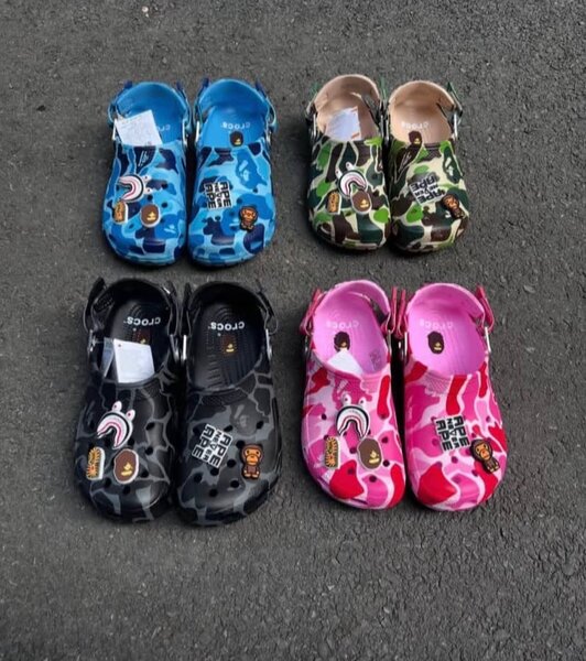 Chaussures Crocs bape