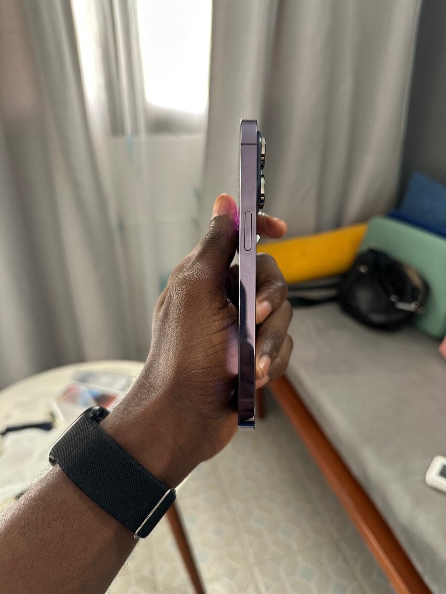 IPHONE 14 PRO 256Go QUASI NEUF IMPORTÉ