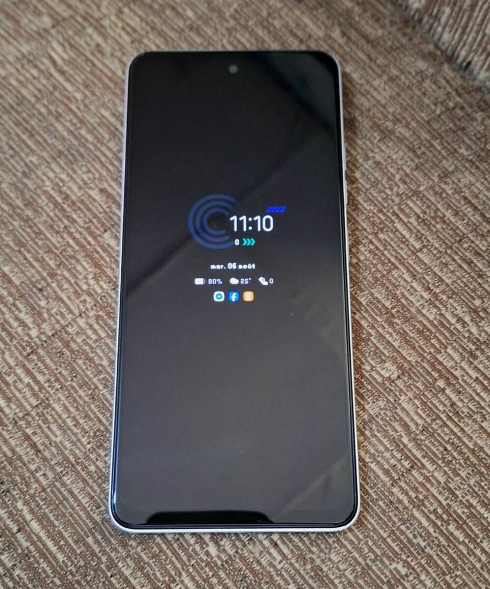 Smartphone moderne avec 4 caméras