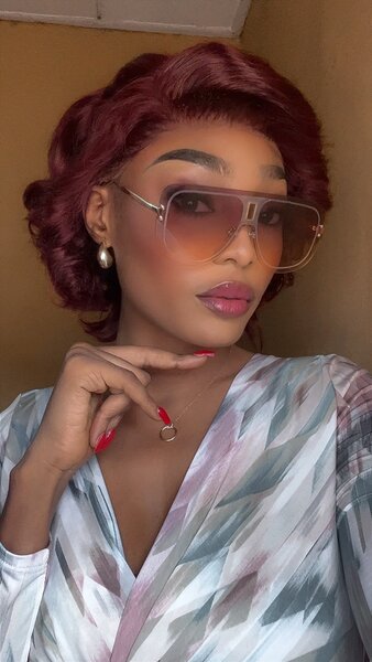 Lunettes de soleil rétro chics