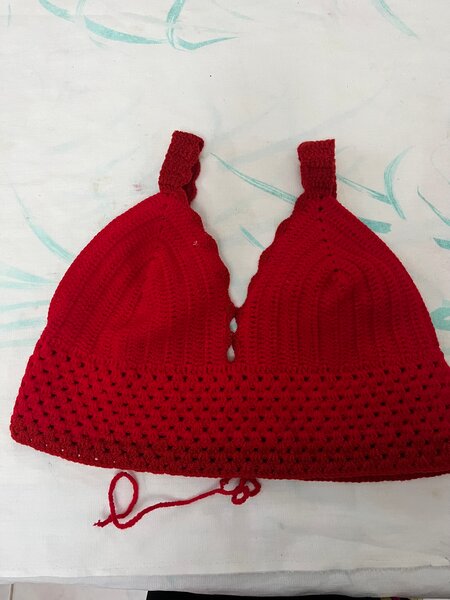 Haut crochet rouge femme