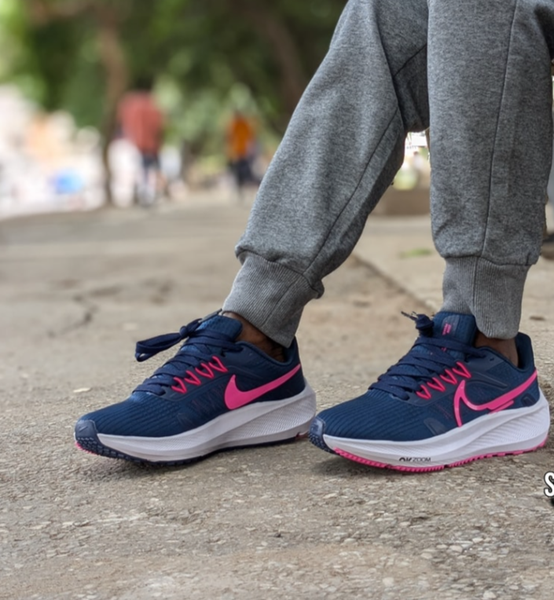 NIKE WOMENS AIR ZOOM PEGASUS SNEAKERS
