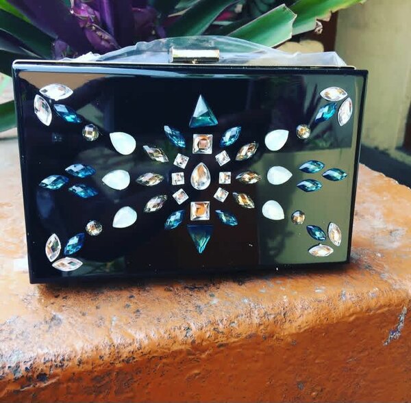 Ladies clutch with stones