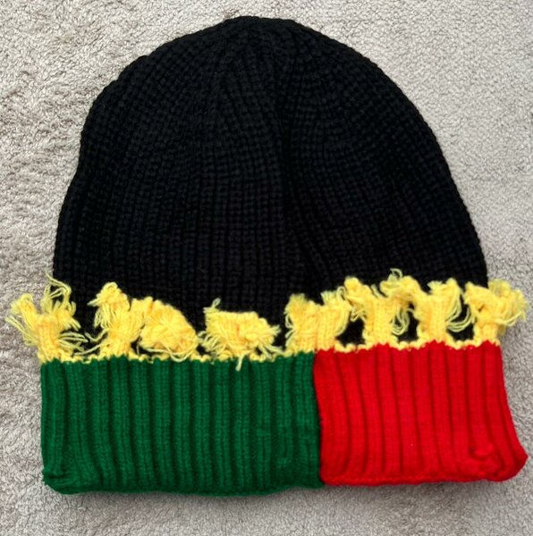 Bonnet coloré en tricot