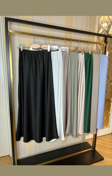 Jupe en satin élégante