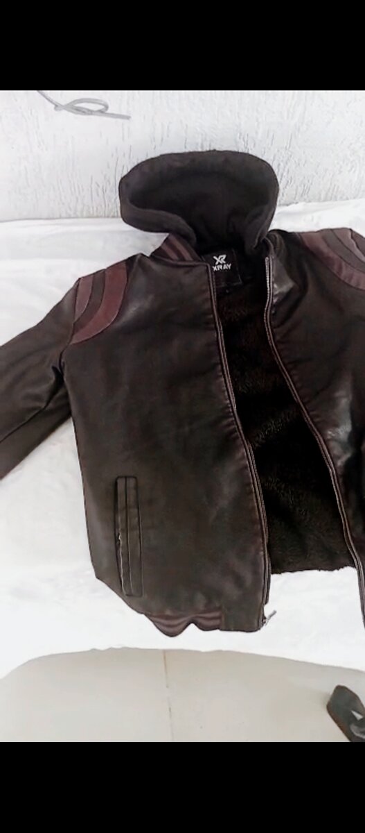 Veste en cemilicuir à capuche