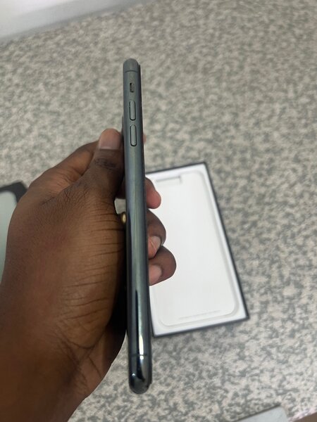 iPhone 11 Pro Max midnight green