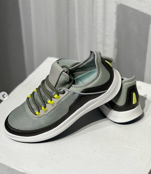 кроссовки ECCO