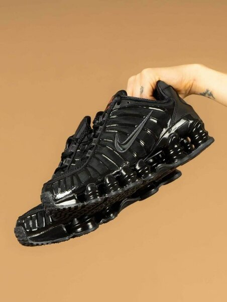 Chaussures Nike Shox noir