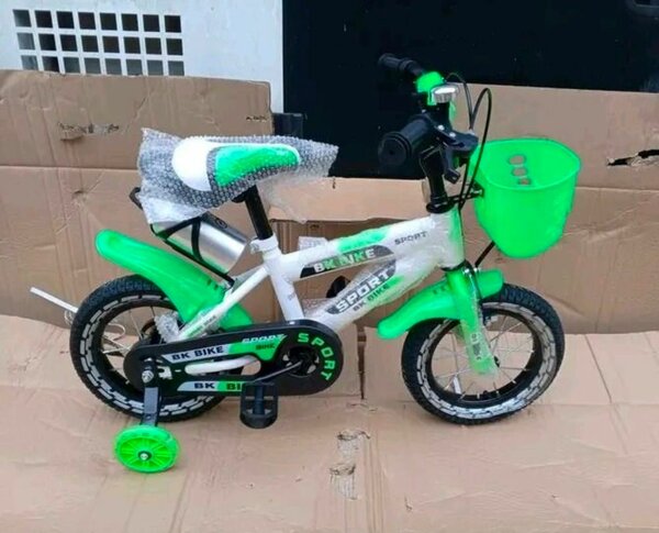 Vélo enfant 12 pouces avec roues stabilisatrices