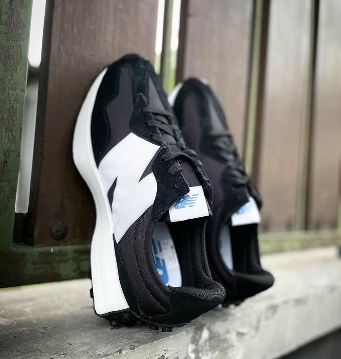 NEW BALANCE 327 BLACK WHITE