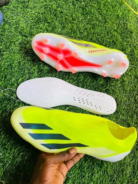Chaussures de Football Vives