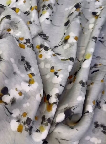 Красивая лёгкая и дышащая ткань Купра для пошива одежды