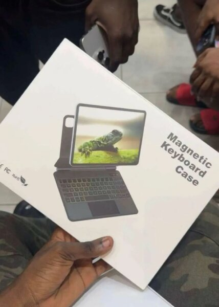 Magnetic keyboard for iPad 10th Gen