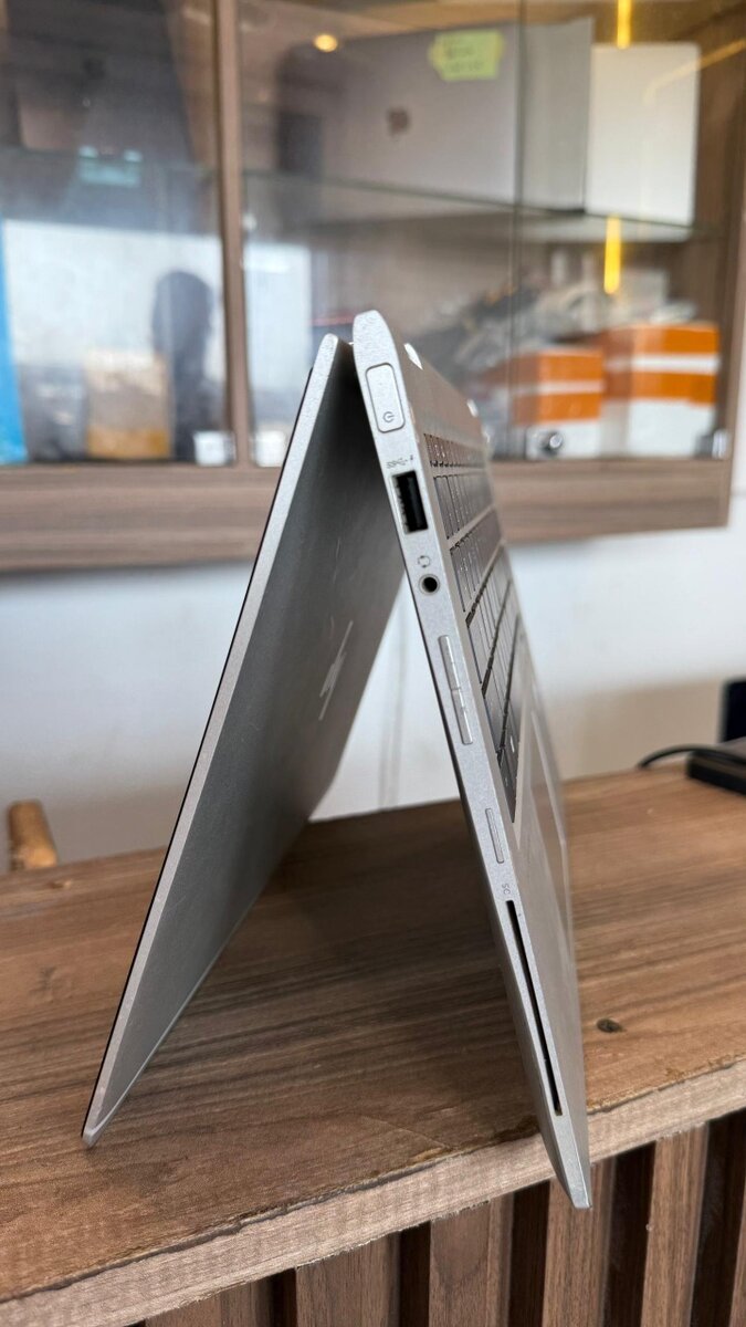 *HP EliteBook 360 Flip *