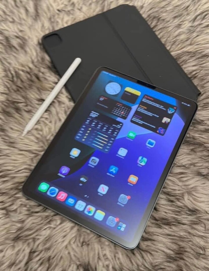 UK USED  APPLE  IPAD 1TB