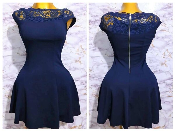 Robe bleue dentelle élégante
