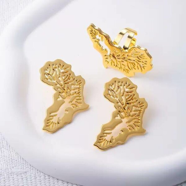 Boucles d'oreilles dorées élégantes