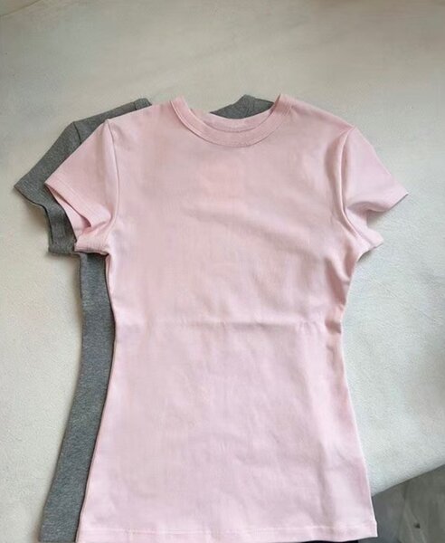 Базовая белая футболка