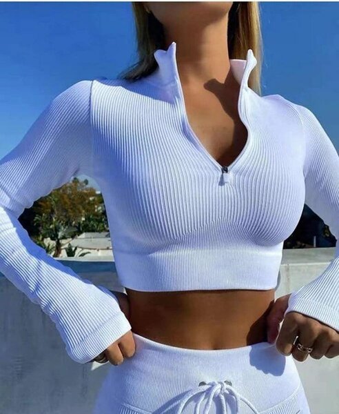 Top court à col zippé