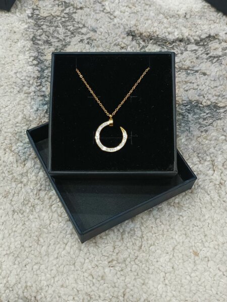 Collier Pendentif Doré Élégant