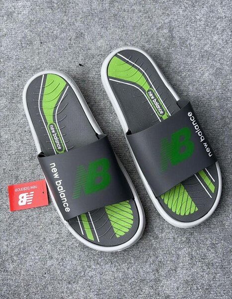 Claquettes New Balance unisexes