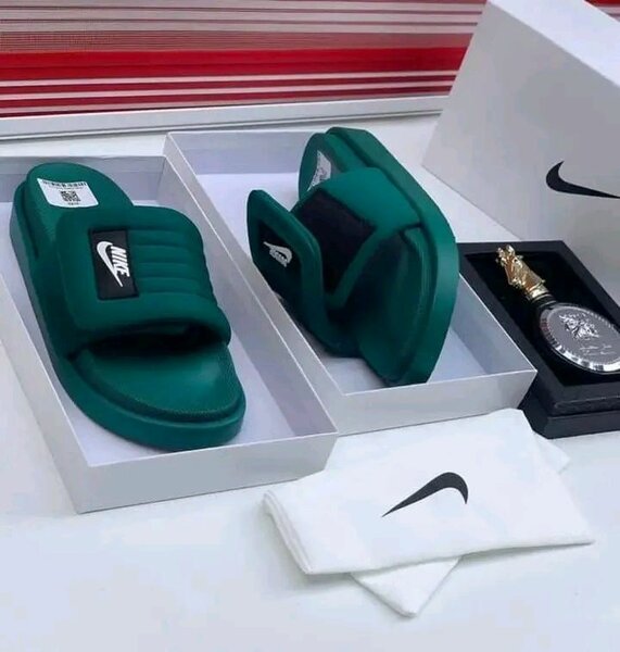 Tongs et Claquettes Hommes