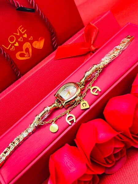 Montres élégantes femmes