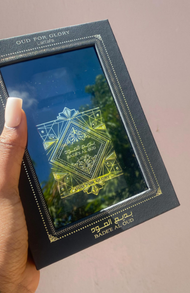 Bade’e Al Oud Oud for Glory by Lattafa Perfumes is a Amber Woody fragrance for women and men. This is a new fragrance. Bade’e Al Oud Oud for Glory was launched in 2020. Top notes are Saffron, Nutmeg and Lavender; middle notes are Agarwood (Oud) and Patchouli; base notes are Agarwood (Oud), Patchouli and Musk.