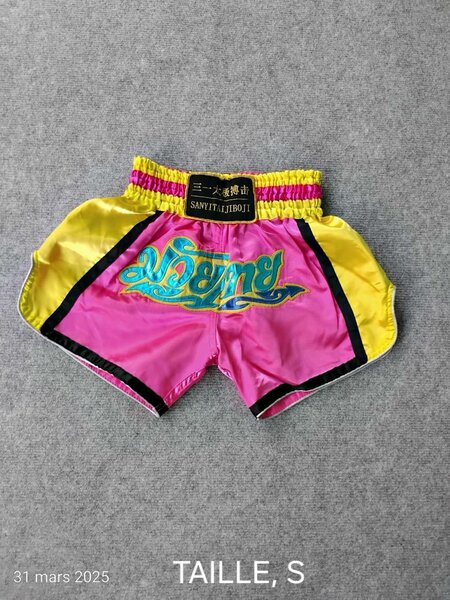 Short Sanda, kick-boxing, muy thaï & boxe anglaise