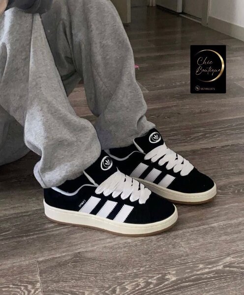 Baskets noires tendance blanches