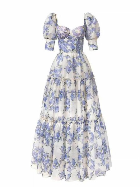 Очаровательное платье в романтическом стиле.