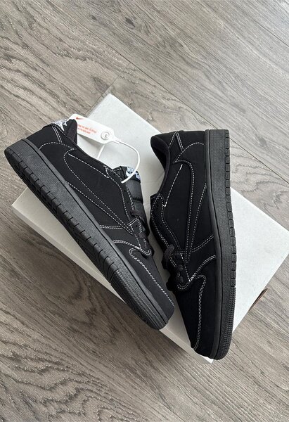 Baskets noires en cuir stylées