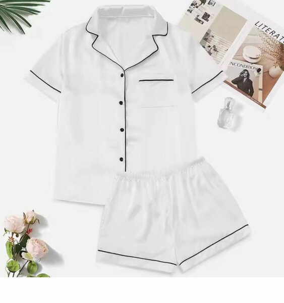 Pyjama en satin pour femmes