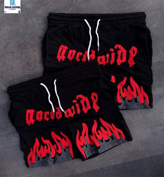 Shorts noir avec motifs flamme