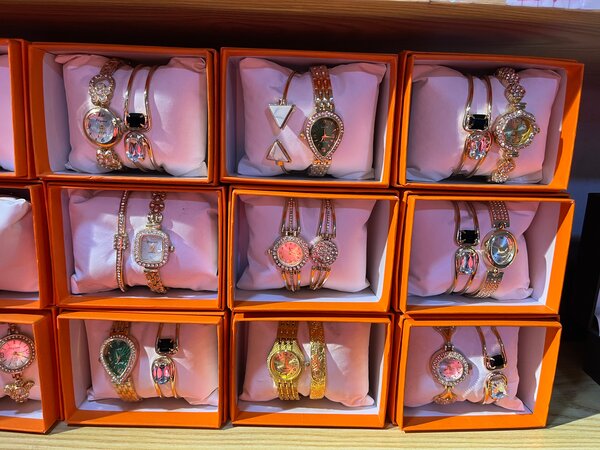 Montres élégantes pour femmes