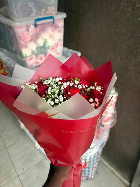 Bouquet de roses rouges élégant