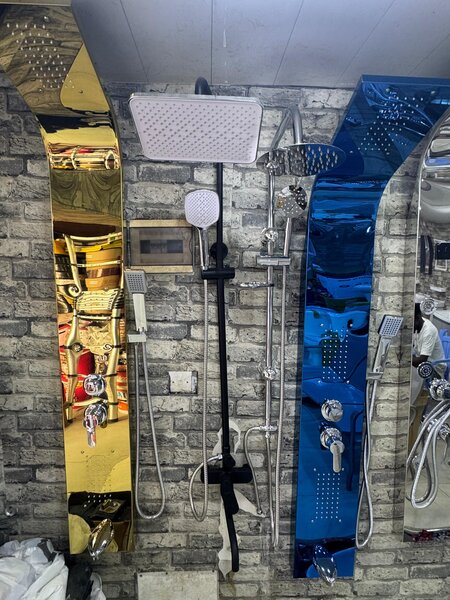 Douche en acier inoxydable moderne