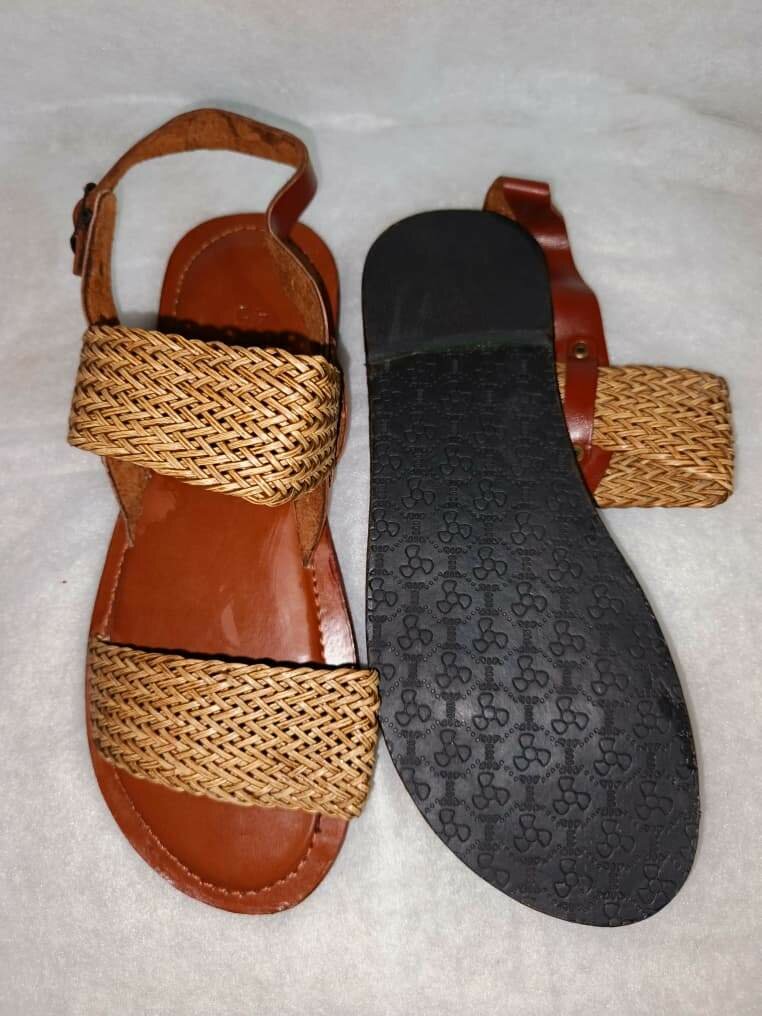 Sandales en cuir tressé