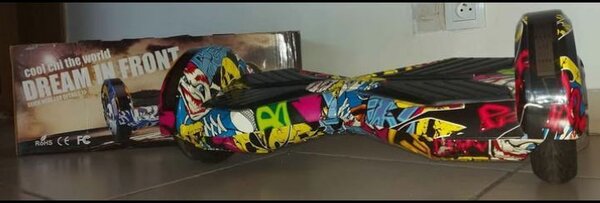 Hoverboard graffiti coloré