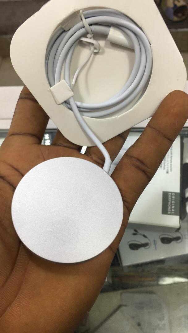 Apple Magsafe Wireless Charger for iPhone and Airpods
