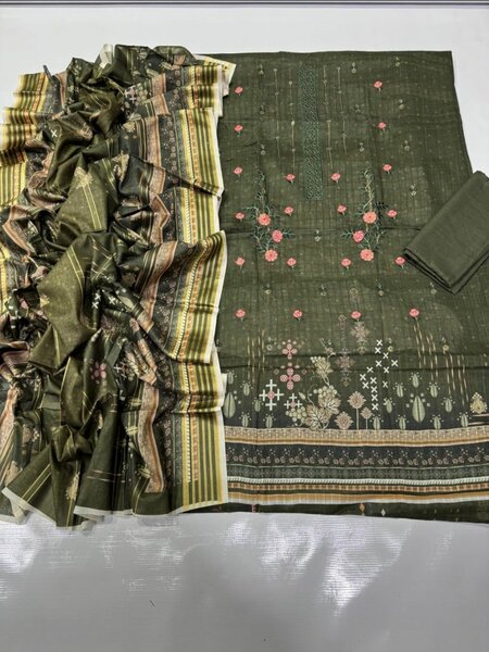 Lady's Embroiderer Lawn 3pc Suit