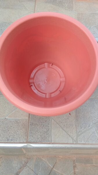 Flower Pots 21cm by 26cm