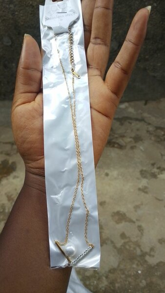 Collier pendentif perle élégant