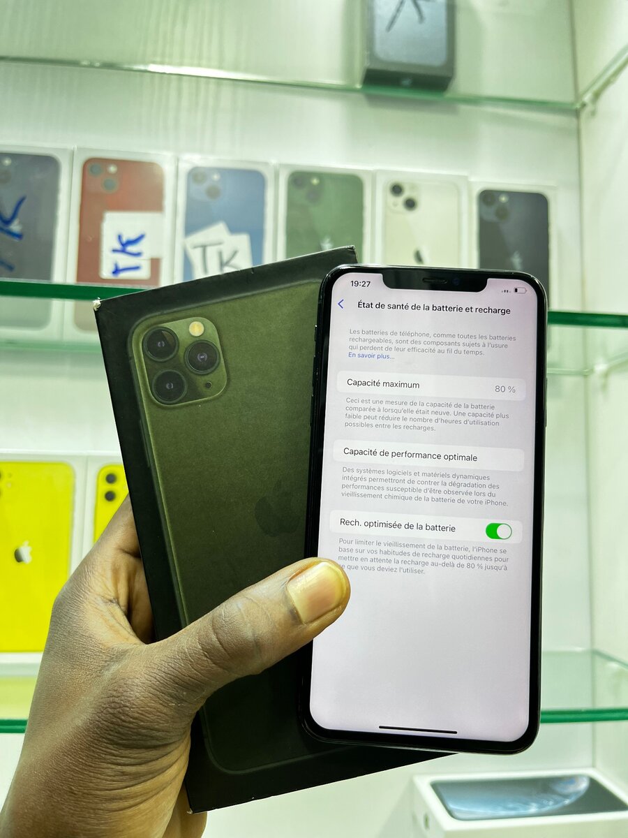 iPhone 11pro max 64go avec carton