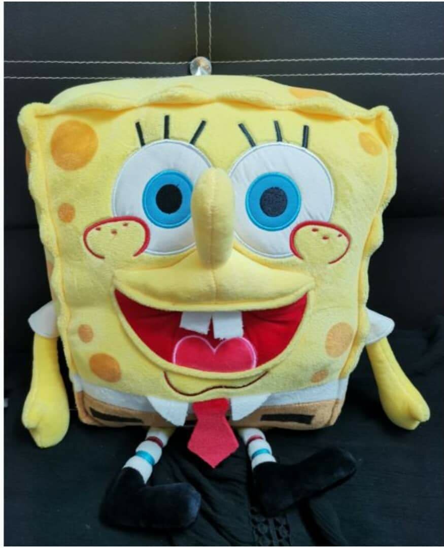 Peluche carré jaune ludique