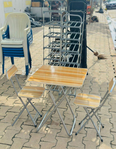 Set table et chaises pliantes