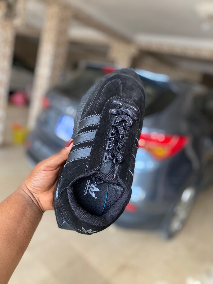 Baskets noires Adidas Homme