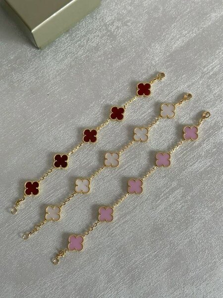 Bracelet élégant trèfle doré